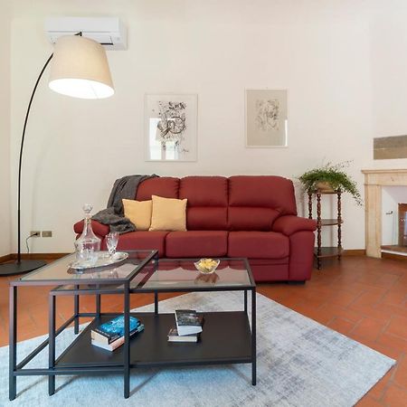 110 Sqm Apartment 6 Sleeps In Santa Croce Firenze Kültér fotó
