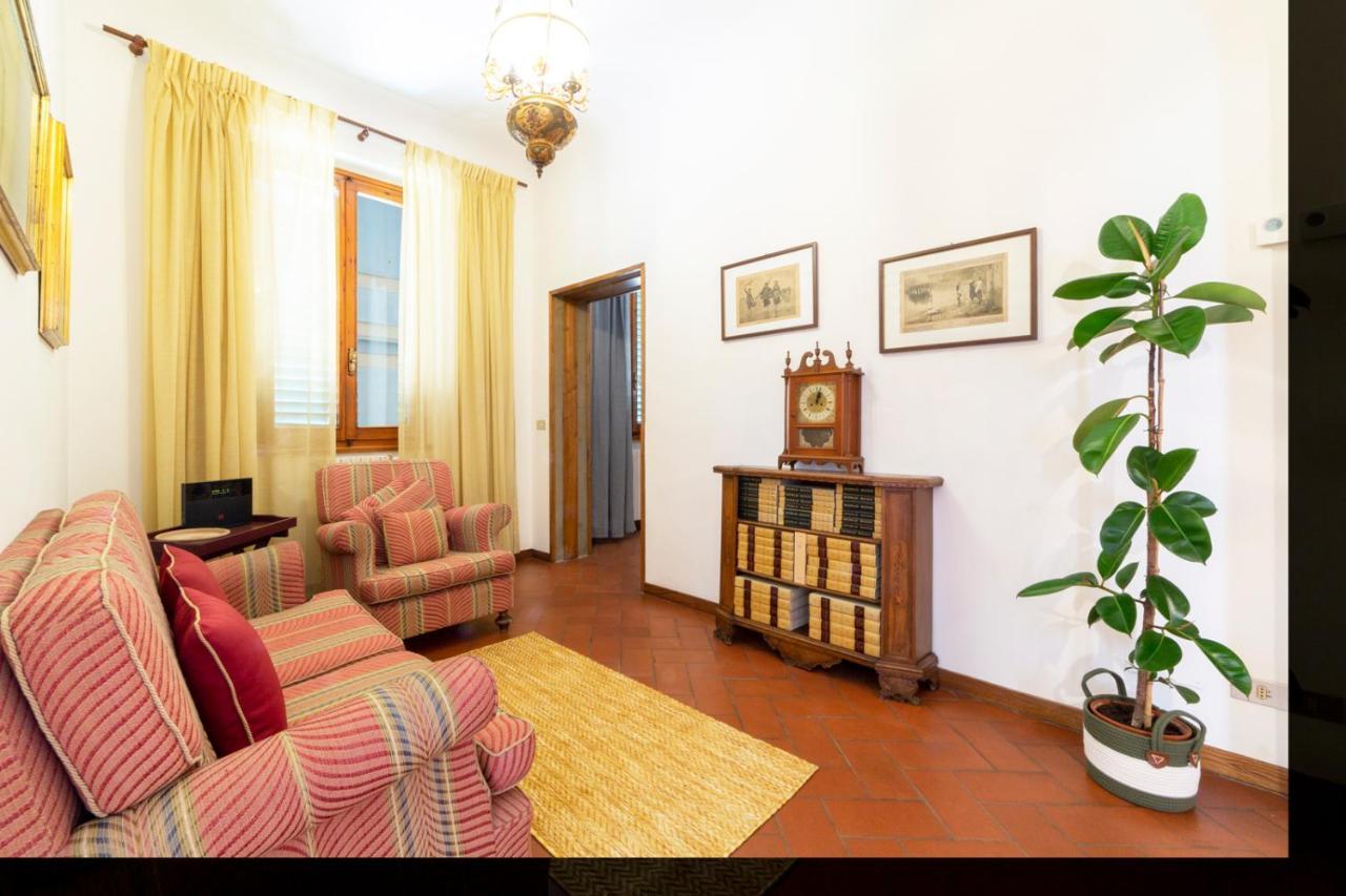 110 Sqm Apartment 6 Sleeps In Santa Croce Firenze Kültér fotó