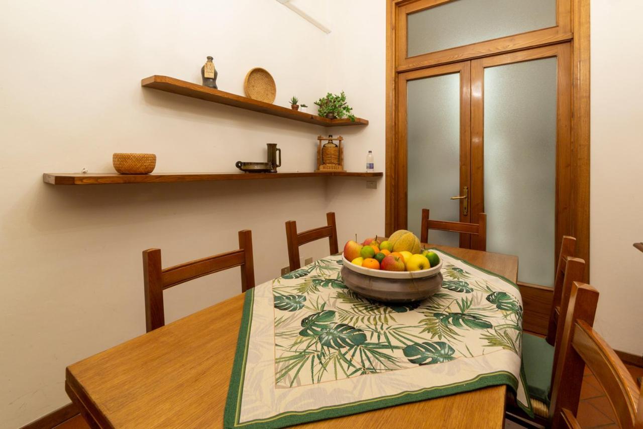 110 Sqm Apartment 6 Sleeps In Santa Croce Firenze Kültér fotó