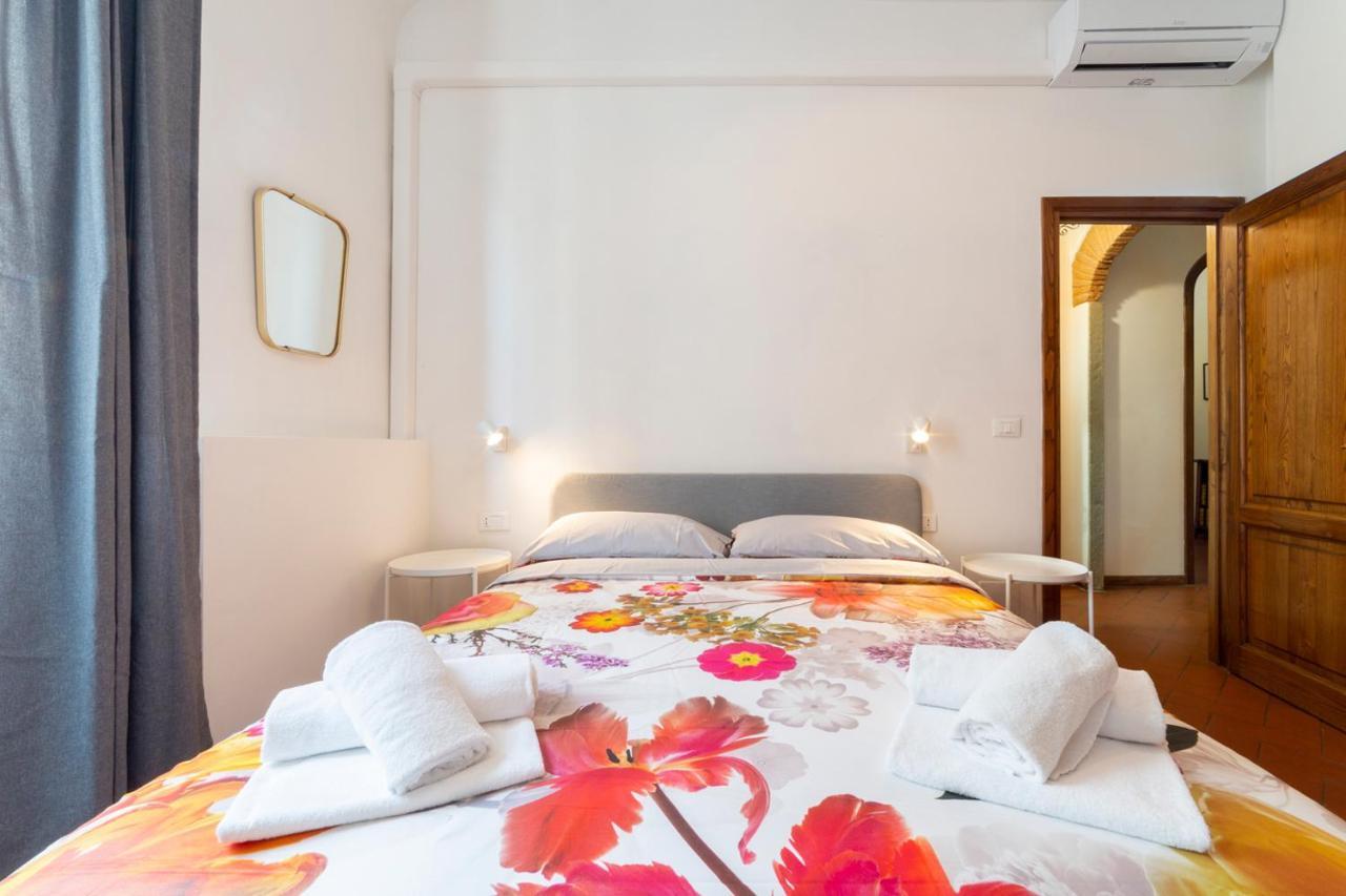 110 Sqm Apartment 6 Sleeps In Santa Croce Firenze Kültér fotó